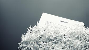 Faut-il préférer détruire ses documents sur site ou à l'extérieur de ses locaux ? Faut-il préférer détruire ses documents sur site ou à l'extérieur de ses locaux ?
